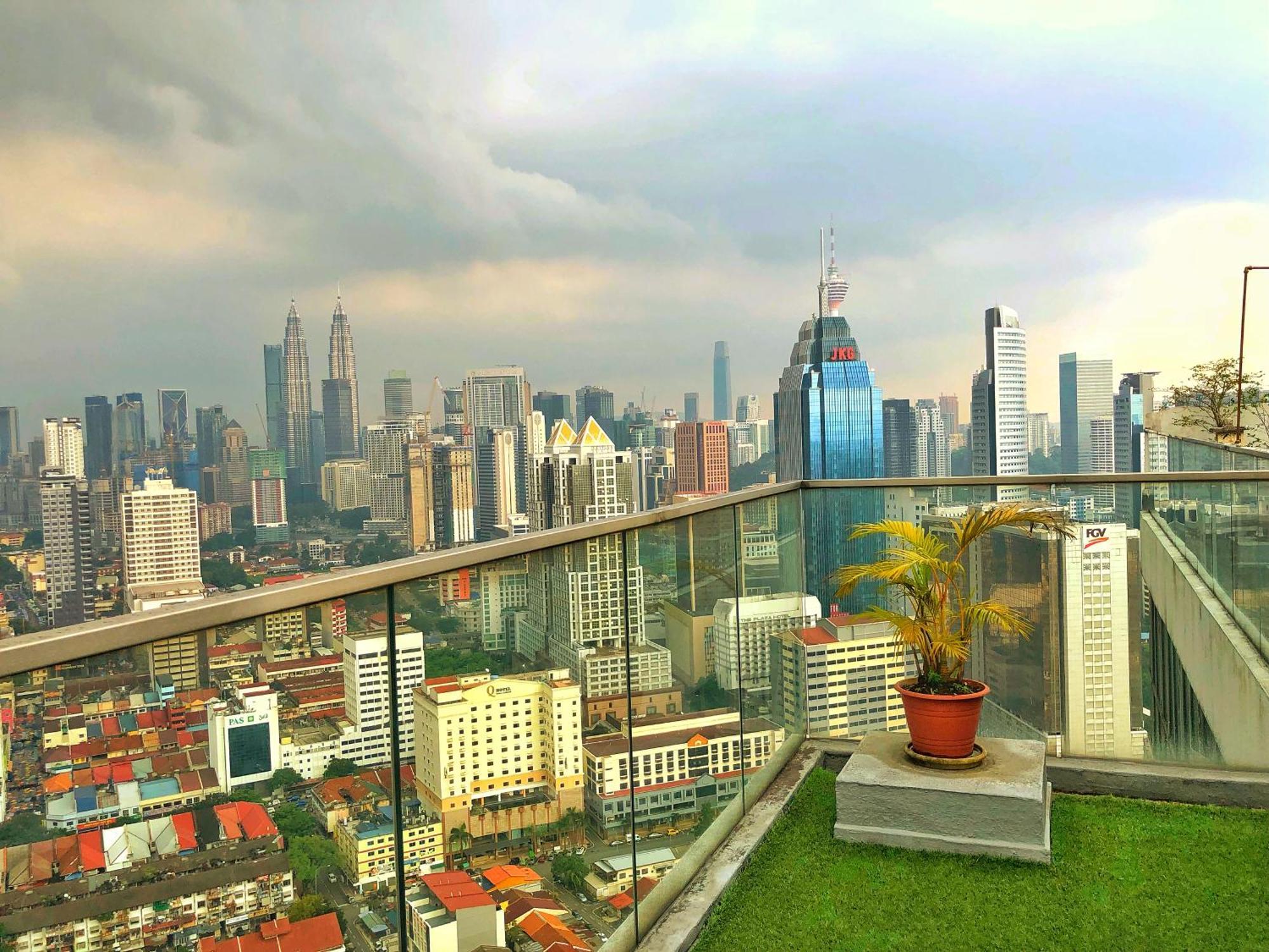 Penthouse On 34 - The Highest Unit And Best Views In Regalia & Private Rooftop Terrace 쿠알라룸푸르 외부 사진