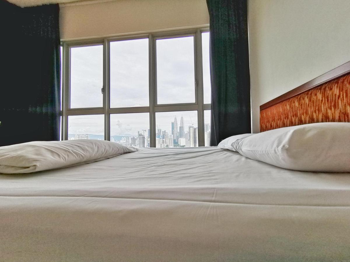 Penthouse On 34 - The Highest Unit And Best Views In Regalia & Private Rooftop Terrace 쿠알라룸푸르 외부 사진